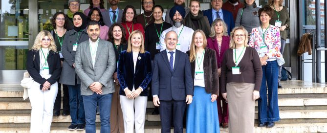 Photo de tous les représentants des universités et organisation invitées